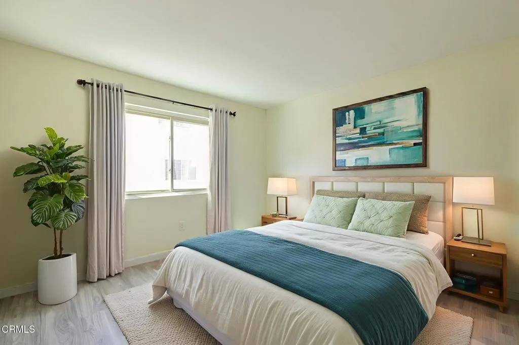 22239 1/4 Erwin Street, Woodland Hills, California 91367 home-pic-36